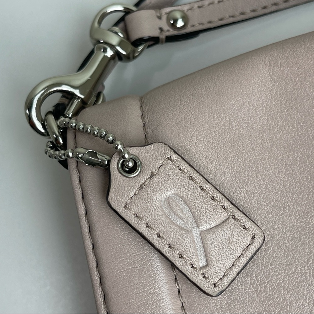 COACH Leather Handbag Wristlet Pale Pink With Cancer Awareness Hangtag - Picture 6 of 16